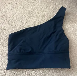 Lululemon bra thumbnail 1