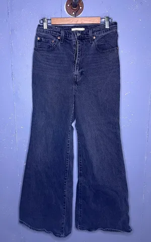 Levi’s Ribcage Bell Size 30 thumbnail 1