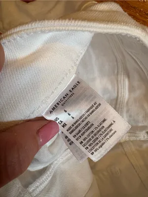 American Eagle White Distressed Denim Shorts Women’s Size 6 High Rise Summer thumbnail 3