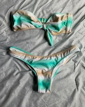 Victoria's Secret Bikini Set thumbnail 1