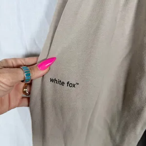 White Fox Sweatpants Women XS Beige Jogger Elastic Waist Logo‎ Loungewear thumbnail 2