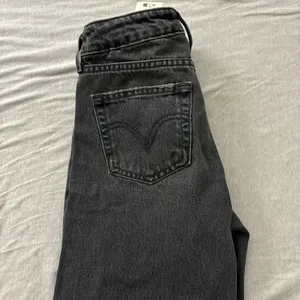 Levi’s Low Loose Women’s Jeans 23 Faded Black Relaxed thumbnail 3
