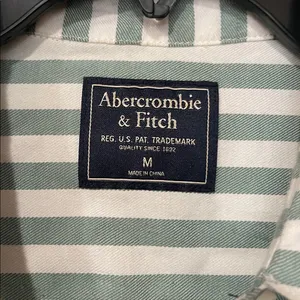 Abercrombie & Fitch cropped Green and White Striped Shirt thumbnail 3