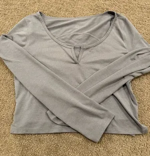 Lululemon Top Long Sleeve thumbnail 3