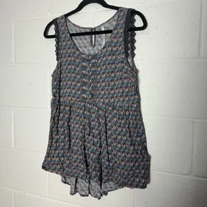 LC Lauren Conrad Blue Floral‎ Babydoll Tank Top Lace Trim Pintuck Size M thumbnail 2
