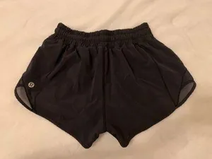Lululemon Hotty Hot Short 2.5” thumbnail 2