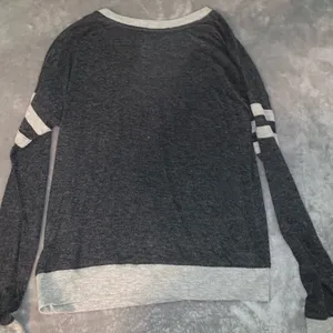 Gray comfy sweater thumbnail 4