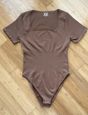 OQQ Women's Brown Short Sleeve One-Piece Bodysuit Moderate Compression Size XL. thumbnail 1