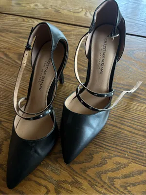 Christian Siriano Black Pointed Toe Ankle Strap Pumps thumbnail 2