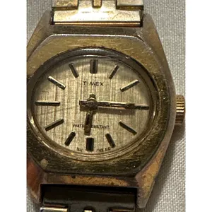 Vintage Timex Women's Watch Gold Tone Water Resistant Analog‎ Wristwatch thumbnail 9