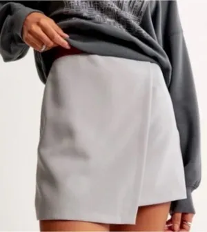 Abercrombie Light Gray Mini Skort thumbnail 1