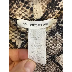 Caution to the Wind Mock Neck Top Womens Large Brown Excellent Snakeskin Ribbed thumbnail 2