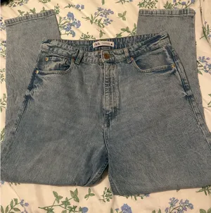 ZARA Jeans High-Rise Straight Leg thumbnail 1