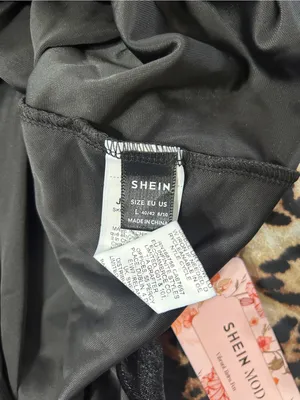 SHEIN Black Velvet Midi Dress with Square Neck and Wide Straps thumbnail 6
