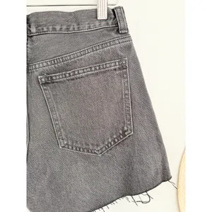 Madewell | NWT | The Brynn Long Short in Levin Wash | Sz 23 thumbnail 9