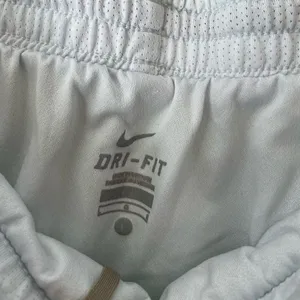 nike shorts  thumbnail 2