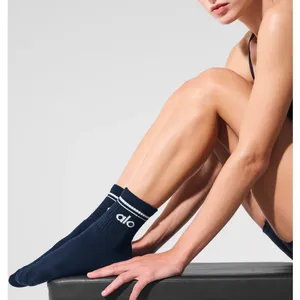 ALO Unisex Half-Crew Throwback Sock Navy/White Size M thumbnail 2