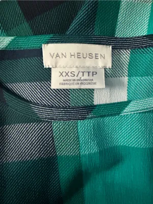 Van Heusen Women’s Green Plaid Long Sleeve Tunic Blouse SZ XXS thumbnail 9
