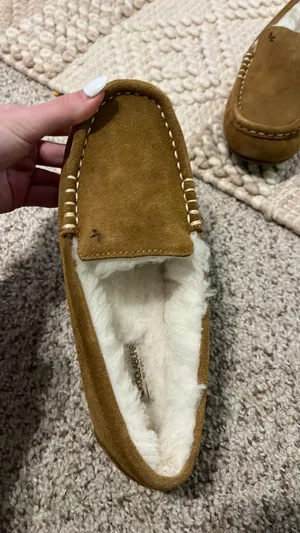 UGG Slippers thumbnail 2