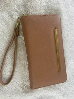 Wristlet thumbnail 1