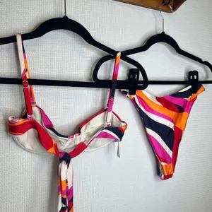 One One Swimwear Geometric Abstract Underwire Bikini Set Pink Orange Small thumbnail 2