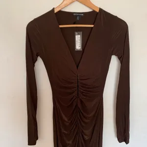Pretty Little Thing Brown Long Sleeve Ruched Cut Out Maxi Dress thumbnail 4