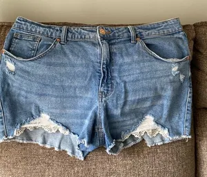 Wild Fable distressed high rise jean shorts size 16 thumbnail 1