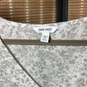 Nine West Gray Floral Tank Top thumbnail 2