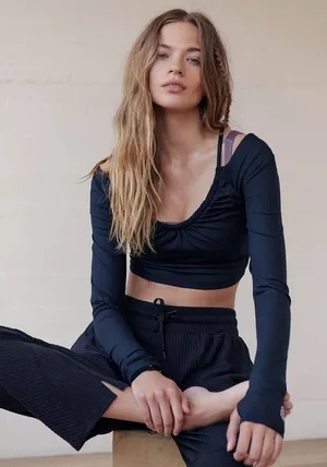 Free People Movement Hot Tip Layer Crop Top Long Sleeve Ruched Black Large Yoga thumbnail 1