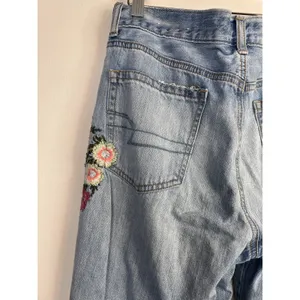 American Eagle Floral Embroidered Mom Jeans High Waist Frayed Hems 8 extra long thumbnail 10