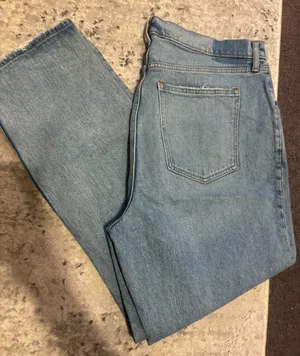 Abercrombie & Fitch The 90’s Straight Ultra High Rise Distressed jeans woman’s size 18R/34 thumbnail 2