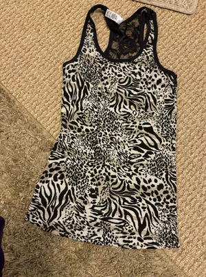 Animal Print Tank Top Multiple Size M thumbnail 1