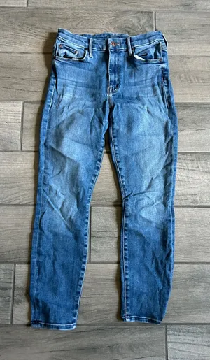 MOTHER Women's the looker Crop Jeans - Medium Blue Wash thumbnail 1