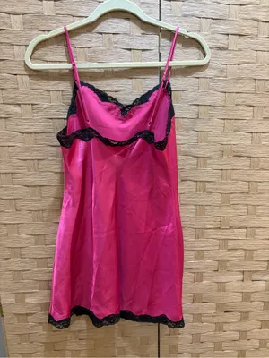 Victoria's Secret Hot Pink stretch Satin Slip Black Lace Size M vntg thumbnail 3