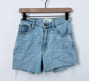 Abercrombie 90s Straight Ultra High-Rise Shorts thumbnail 1