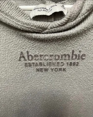 Abercrombie & Fitch sweater thumbnail 4
