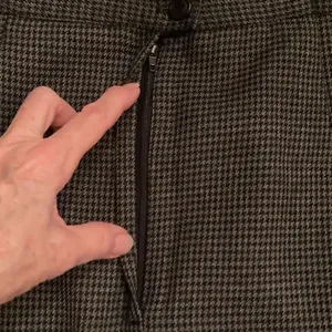 Briggs New York stylish black and grey houndstooth fully lined skirt EUC thumbnail 7