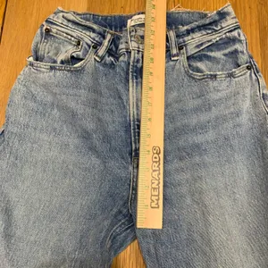 Abercrombie & Fitch Curve Love 90s Straight Ultra High Rise Jeans Blue 26 2R‎ thumbnail 3