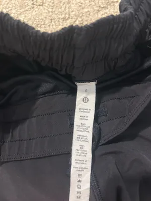 Hotty Hot Lululemon Low-Rise 4" Shorts thumbnail 4