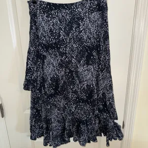 Free‎ People Kiss Me Baby Tiered Midi Skirt Blue Grey Snake Print Sz 4 Boho thumbnail 3