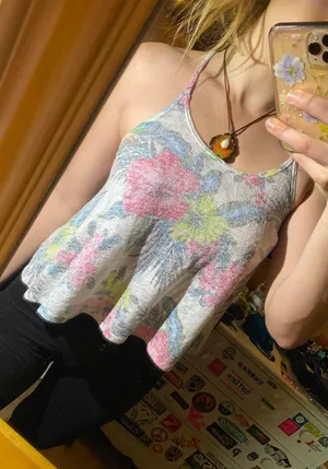 Flower Tank thumbnail 1
