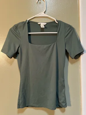 H&M Women's Size XS Square-Neck Top Sage Green Short Sleeve Stretch Soft Fitted thumbnail 2