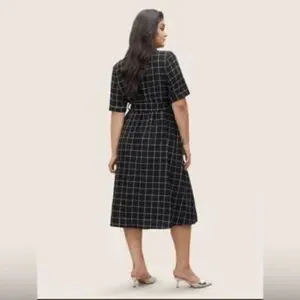 NWT BloomChic Black Windowpane Midi Shirt Dress with Tie Waist thumbnail 2
