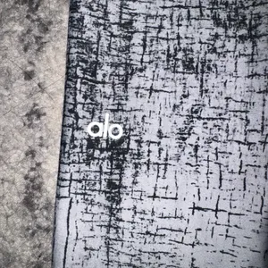 Alo leggings thumbnail 2
