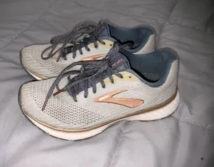Brooks Women's Revel 3 Running Shoes Sz 6.5 thumbnail 1