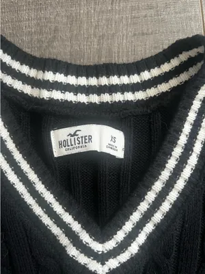 Hollister Sweater thumbnail 2