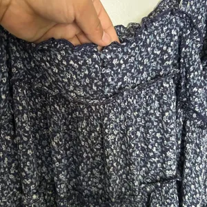 Lulus Floral Tiered Mini Dress Women’s Size M Navy Blue Ruffle Strappy thumbnail 5
