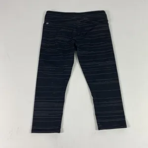 Fabletics Leggings Womens Medium Black Striped Print Capri Yoga Gym Pants‎ thumbnail 3