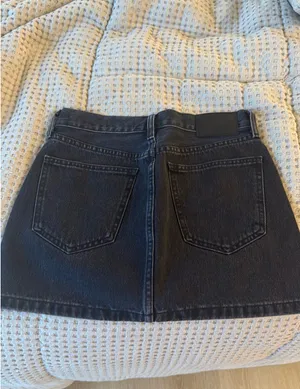 Aritzia Denim Forum Skirt Blue Size 24 thumbnail 2