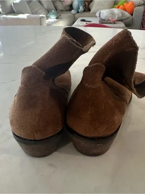 Dolce Vita Size 8.5 Light Brown or Tan Suede Ankle Boot Minimalist Classic thumbnail 4